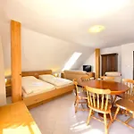 Holiday home Dum Nad Nyrskem